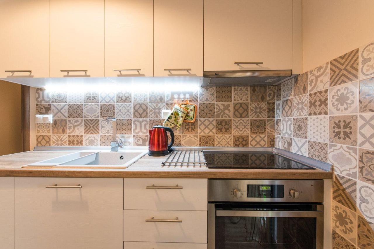 Apricot By Halu! Cozy Apt Next To Agia Sophia Metro Station Thessaloniki Exterior foto