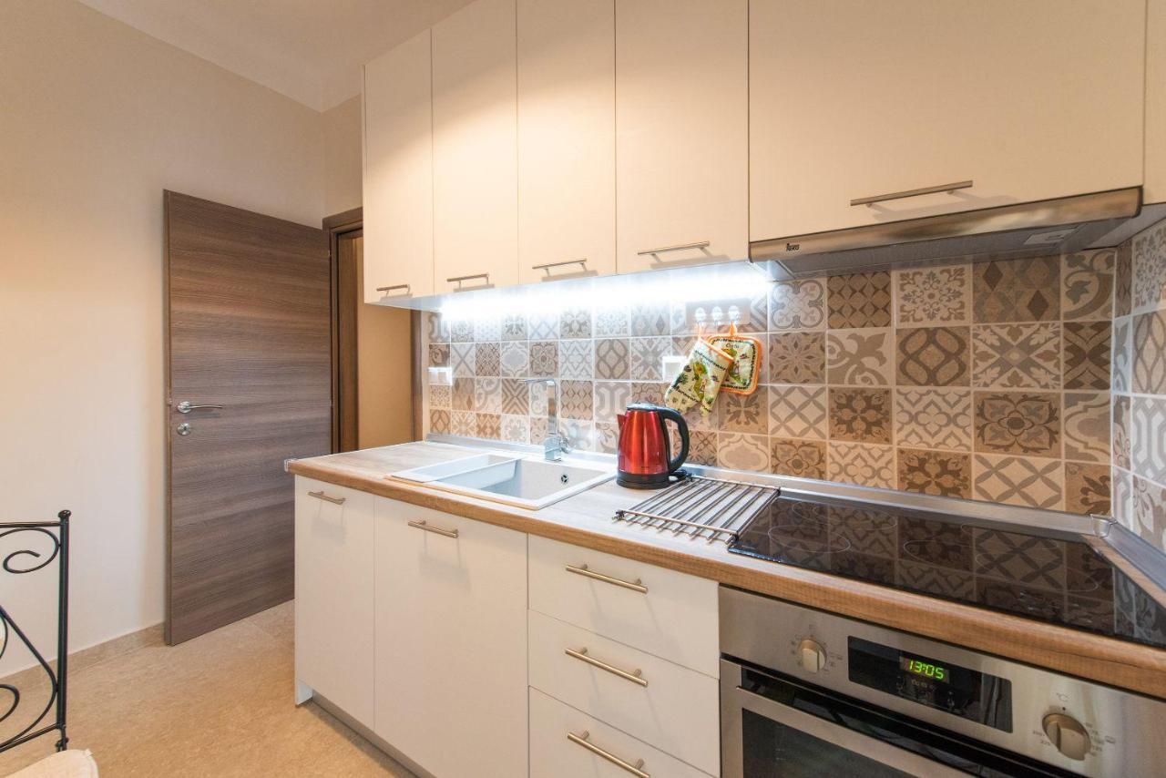 Apricot By Halu! Cozy Apt Next To Agia Sophia Metro Station Thessaloniki Exterior foto